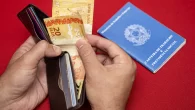 Percentual era de 16,4% em 2021 e ficou em 13,1% no ano passado; auxílios contribuíram para a queda O percentual […]