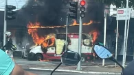 Episódio assustou moradores da região, que ouviram o barulho da explosão; chamas atingiram fiação Uma ambulância do Serviço de Atendimento […]