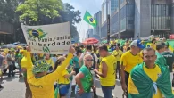 Estimativa da Secretaria da Segurança Pública contabiliza ruas adjacentes; reportagem observou 10 quarteirões com público na Paulista
